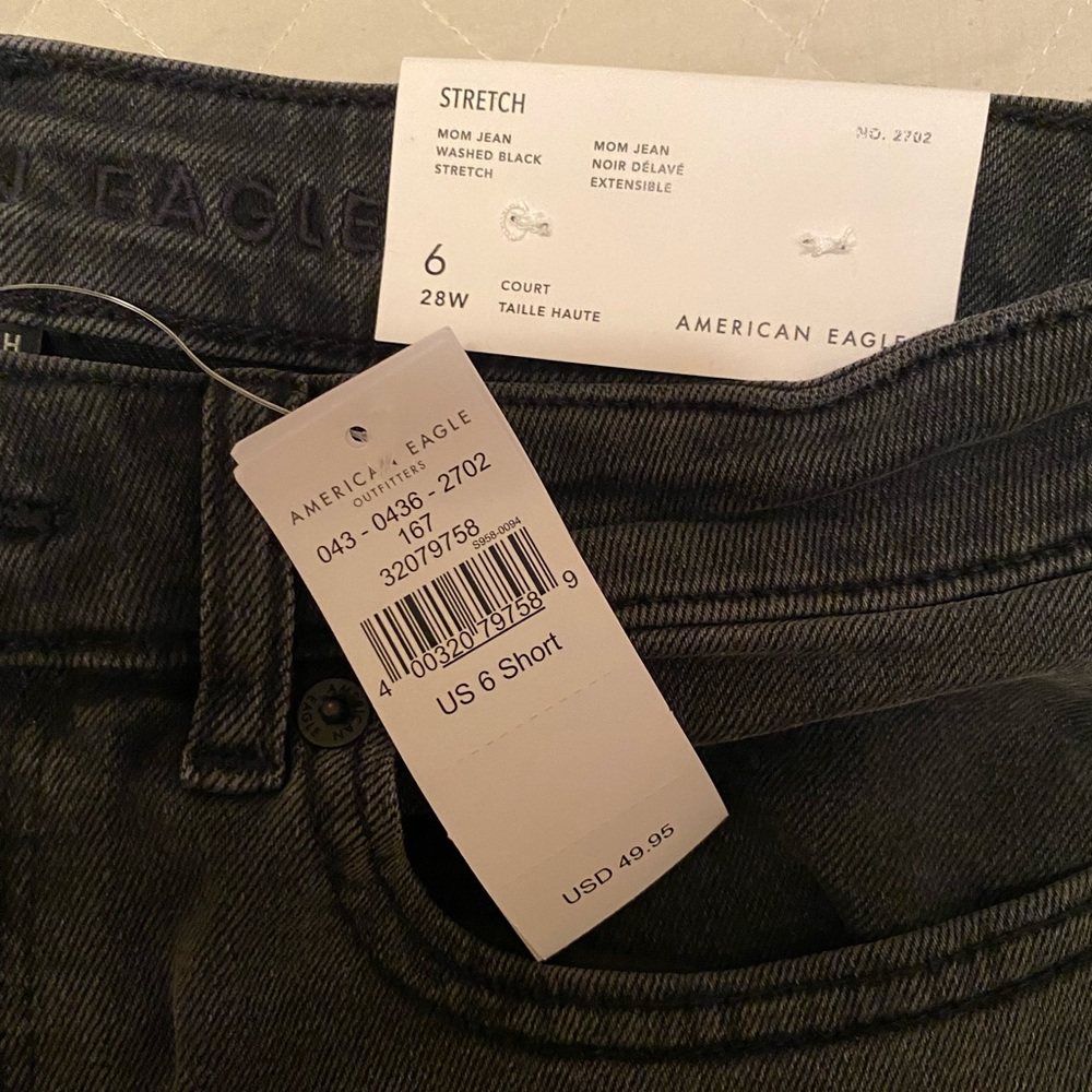 American Eagle Mom Jeans Size 6 Short NWT